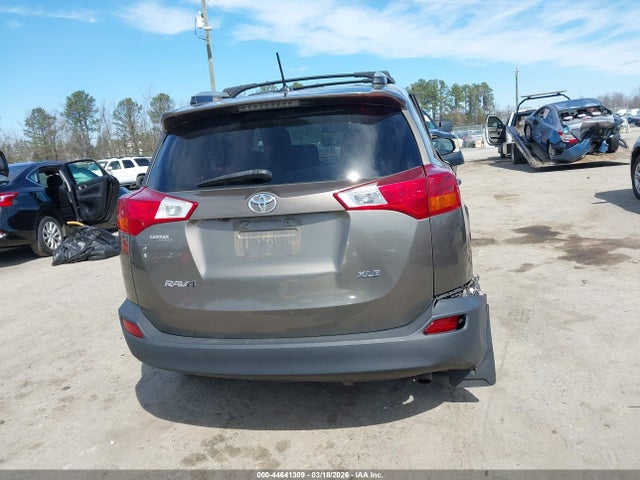 2T3WFREV8EW076750 Toyota Rav4 Xle