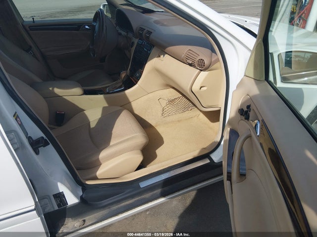 44641355 :رقم المزاد ، WDBRF64J81F030775 vin ، 2001 Mercedes-benz C 320 مزاد بيع