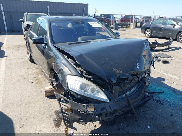 2011 MERCEDES-BENZ S 550 WDDNG7BB5BA409770