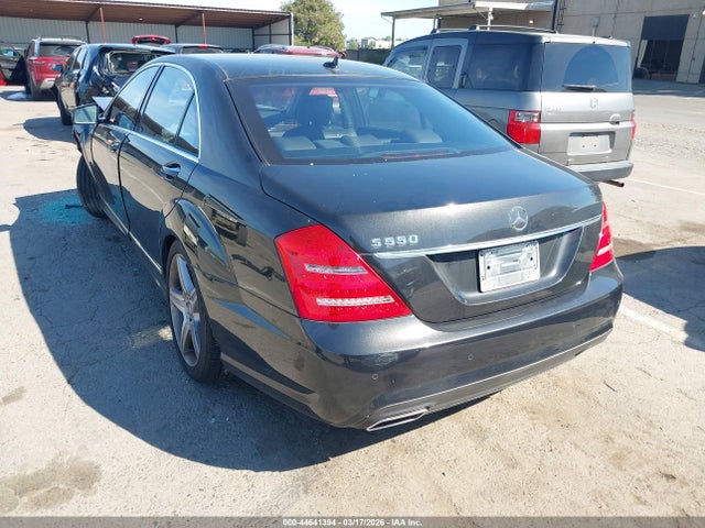 2011 MERCEDES-BENZ S 550 WDDNG7BB5BA409770 Photo 2