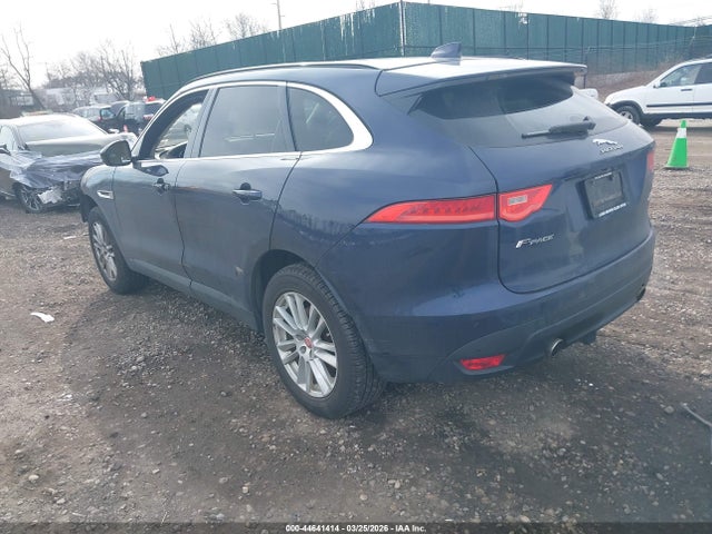 2017 JAGUAR F-PACE SADCK2BV8HA087488 Photo 2