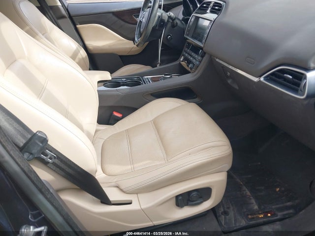 2017 JAGUAR F-PACE SADCK2BV8HA087488 Photo 4