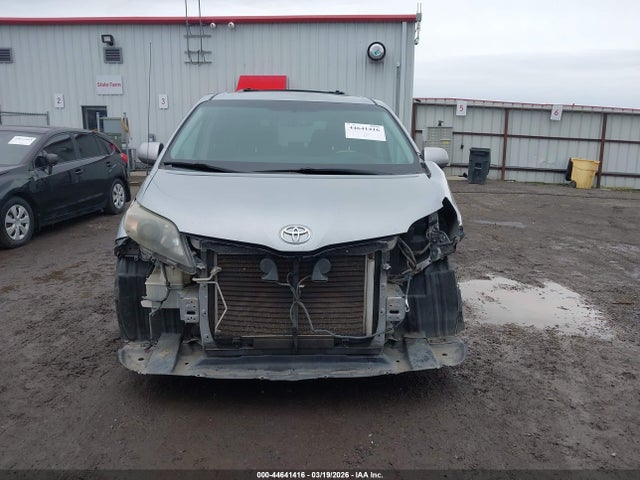 Aukcja sprzedaży 2013 Toyota Sienna Se 8 Passenger, vin: 5TDXK3DC5DS288485, numer aukcji: 44641416
