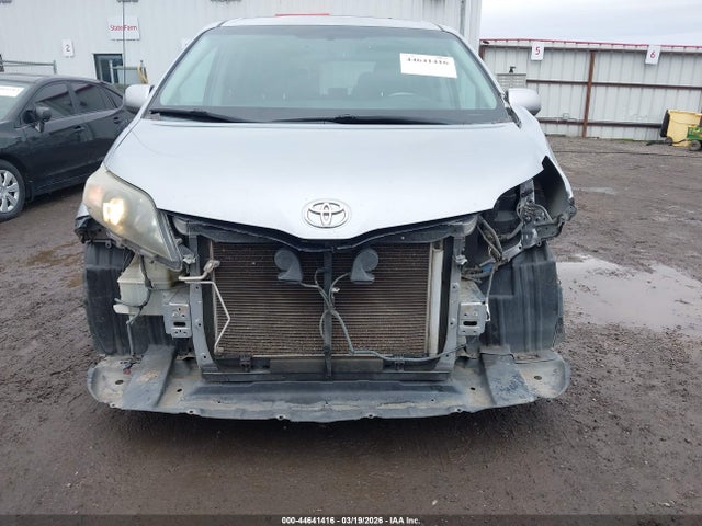 Aukcja sprzedaży 2013 Toyota Sienna Se 8 Passenger, vin: 5TDXK3DC5DS288485, numer aukcji: 44641416