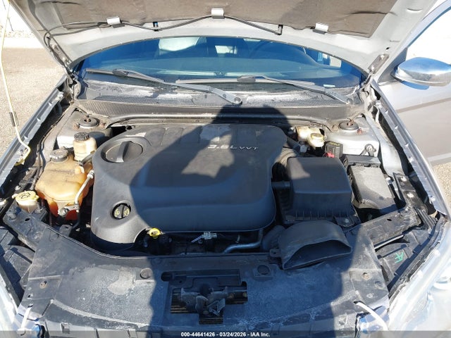 44641426 :رقم المزاد ، 1C3CCBCG5DN520426 vin ، 2013 Chrysler 200 Limited مزاد بيع