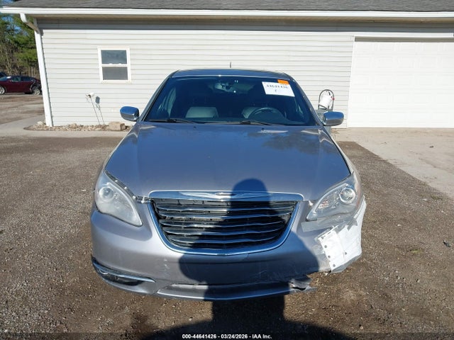 44641426 :رقم المزاد ، 1C3CCBCG5DN520426 vin ، 2013 Chrysler 200 Limited مزاد بيع