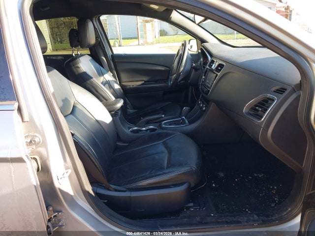 44641426 :رقم المزاد ، 1C3CCBCG5DN520426 vin ، 2013 Chrysler 200 Limited مزاد بيع