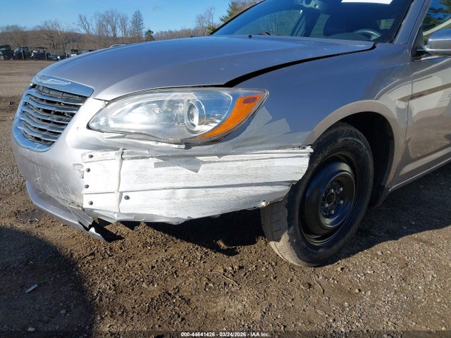 44641426 :رقم المزاد ، 1C3CCBCG5DN520426 vin ، 2013 Chrysler 200 Limited مزاد بيع