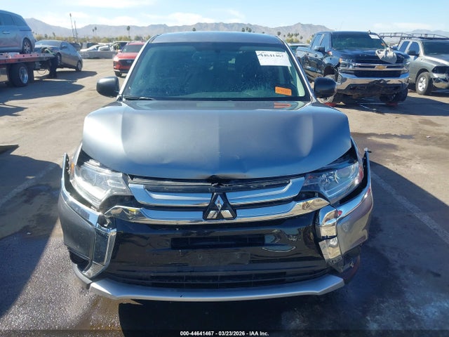 JA4AZ2A37HZ028426 Mitsubishi Outlander Es