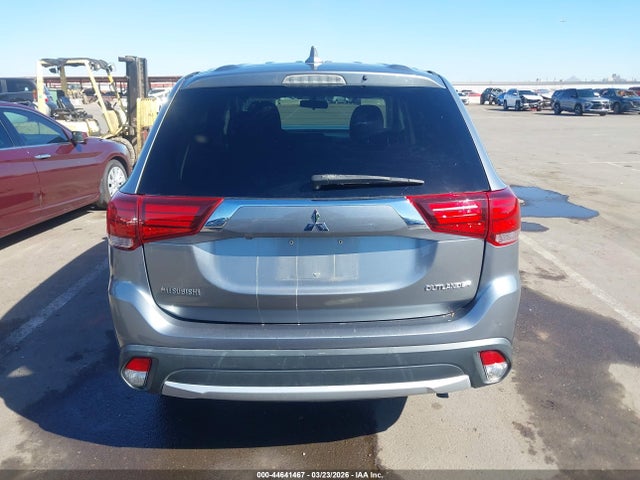 JA4AZ2A37HZ028426 Mitsubishi Outlander Es