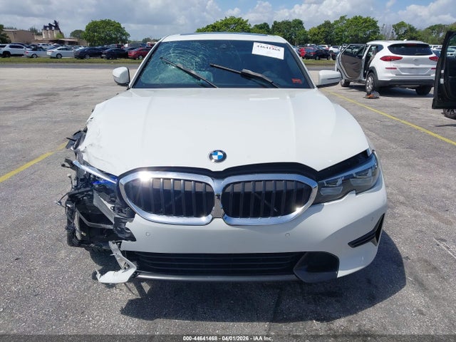 44641468 :رقم المزاد ، 3MW5R1J02L8B37660 vin ، 2020 Bmw 330i مزاد بيع