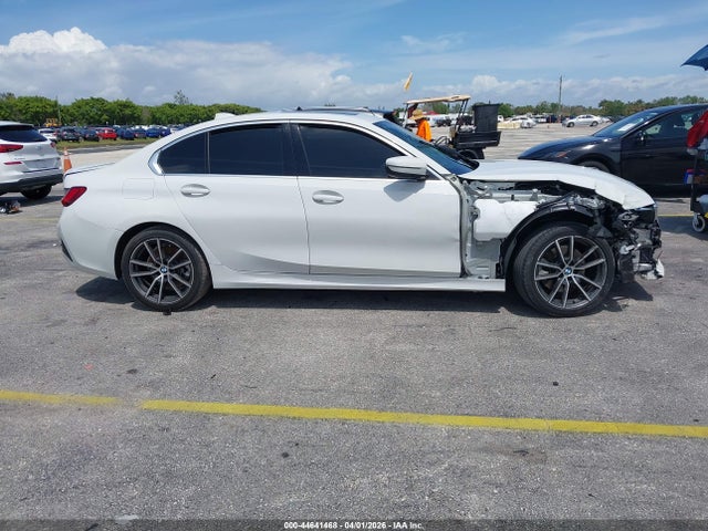 44641468 :رقم المزاد ، 3MW5R1J02L8B37660 vin ، 2020 Bmw 330i مزاد بيع