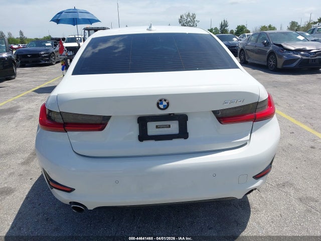 44641468 :رقم المزاد ، 3MW5R1J02L8B37660 vin ، 2020 Bmw 330i مزاد بيع