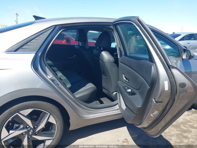 2023 Hyundai Elantra Limited მანქანა იყიდება აუქციონზე, vin: KMHLP4AG9PU505643, აუქციონის ნომერი: 44641521
