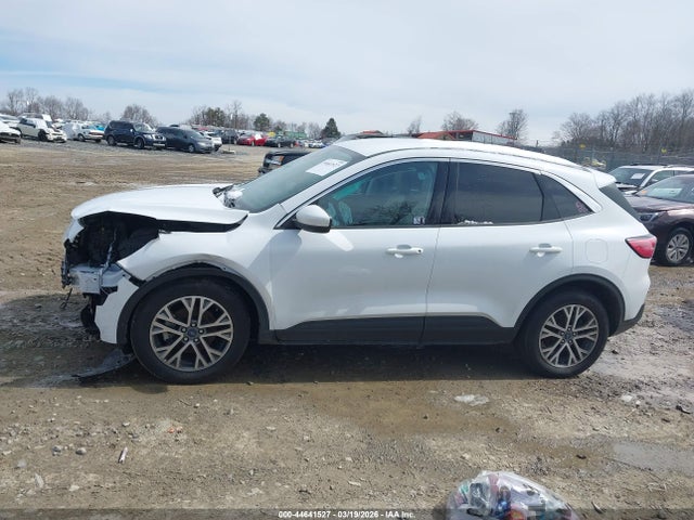 44641527 :رقم المزاد ، 1FMCU9H90NUA43905 vin ، 2022 Ford Escape Sel مزاد بيع