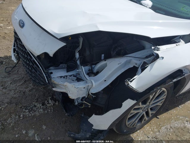 44641527 :رقم المزاد ، 1FMCU9H90NUA43905 vin ، 2022 Ford Escape Sel مزاد بيع