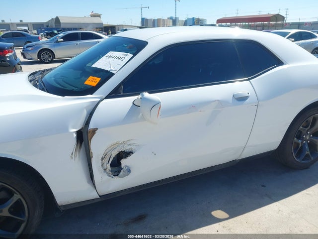 2020 Dodge Challenger Sxt მანქანა იყიდება აუქციონზე, vin: 2C3CDZAGXLH240288, აუქციონის ნომერი: 44641602
