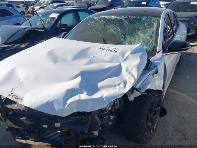 44641626 :رقم المزاد ، 3KPFW4DC1SE207091 vin ، 2025 Kia K4 Gt-line Turbo مزاد بيع