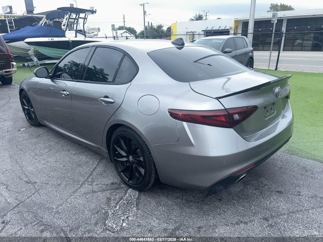 2017 ALFA ROMEO GIULIA ZARFAEBN9H7555163 Photo 2