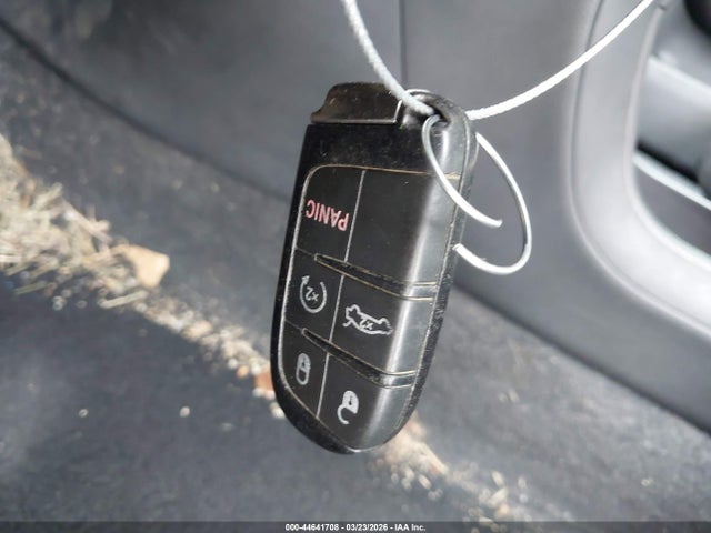 2015 Chrysler 200 C მანქანა იყიდება აუქციონზე, vin: 1C3CCCCG5FN581087, აუქციონის ნომერი: 44641708