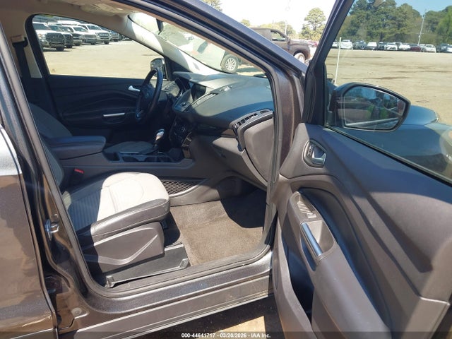 44641717 :رقم المزاد ، 1FMCU0GDXKUA24453 vin ، 2019 Ford Escape Se مزاد بيع