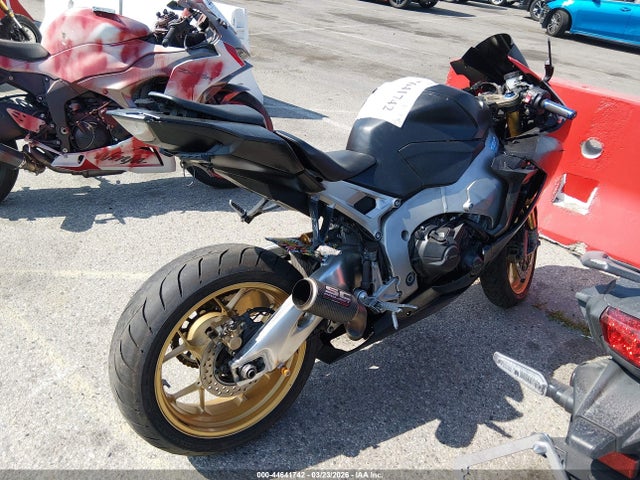 2017 HONDA CBR1000 JH2SC7779HK000131 Photo 3