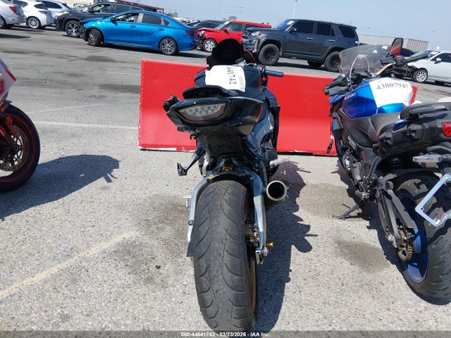 2017 HONDA CBR1000 JH2SC7779HK000131 Photo 5