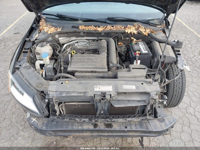 44641749 :رقم المزاد ، 3VW2B7AJ4HM261785 vin ، 2017 Volkswagen Jetta 1.4t S مزاد بيع