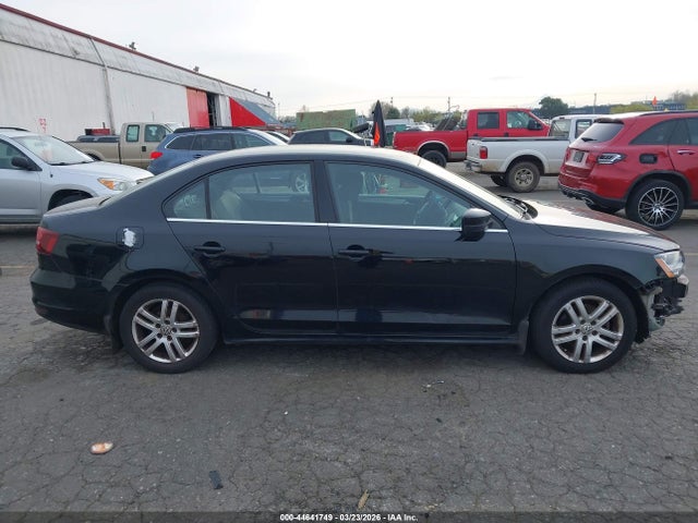 44641749 :رقم المزاد ، 3VW2B7AJ4HM261785 vin ، 2017 Volkswagen Jetta 1.4t S مزاد بيع