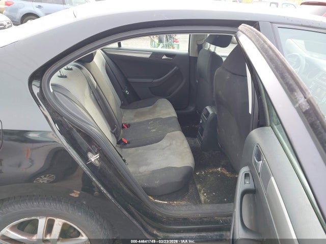 44641749 :رقم المزاد ، 3VW2B7AJ4HM261785 vin ، 2017 Volkswagen Jetta 1.4t S مزاد بيع