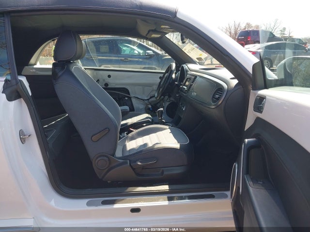 44641765 :رقم المزاد ، 3VW517AT7GM823856 vin ، 2016 Volkswagen Beetle 1.8t Denim مزاد بيع