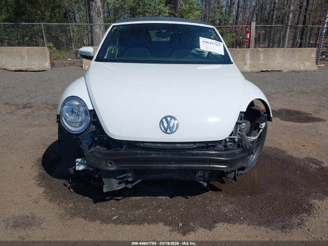 44641765 :رقم المزاد ، 3VW517AT7GM823856 vin ، 2016 Volkswagen Beetle 1.8t Denim مزاد بيع