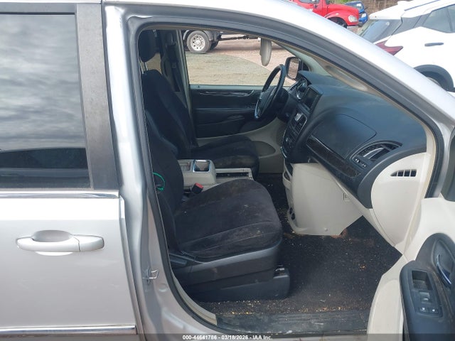 2011 CHRYSLER TOWN & COUNTRY 2A4RR5DG5BR658045 Photo 4