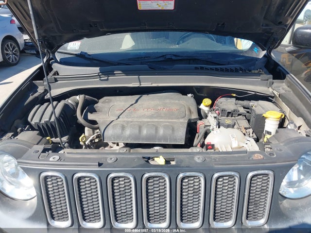 ZACCJBBT9FPB18970 Jeep Renegade Latitude