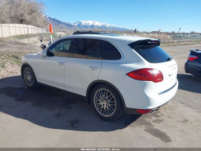 2012 PORSCHE CAYENNE WP1AB2A21CLA49994 Photo 2