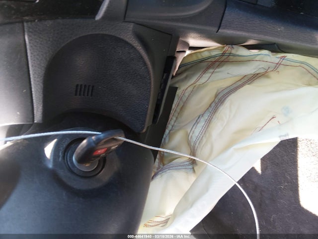 2T1BURHE3FC471530 Toyota COROLLA LE