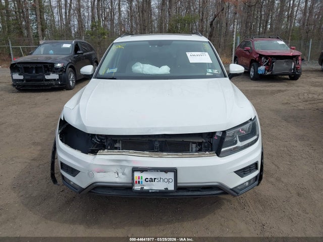 44641977 :رقم المزاد ، 3VV2B7AX0JM010678 vin ، 2018 Volkswagen Tiguan 2.0t Se/2.0t Sel مزاد بيع