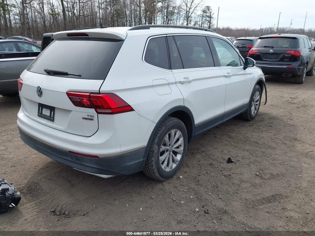44641977 :رقم المزاد ، 3VV2B7AX0JM010678 vin ، 2018 Volkswagen Tiguan 2.0t Se/2.0t Sel مزاد بيع
