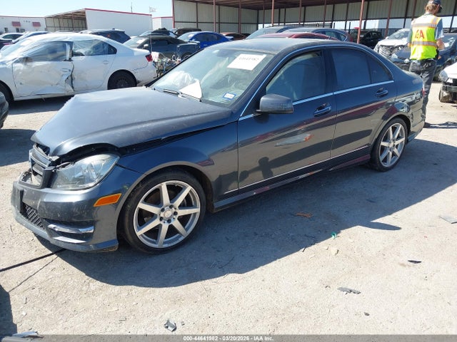 2014 Mercedes-benz C 250 Sport მანქანა იყიდება აუქციონზე, vin: WDDGF4HB0EA952630, აუქციონის ნომერი: 44641982