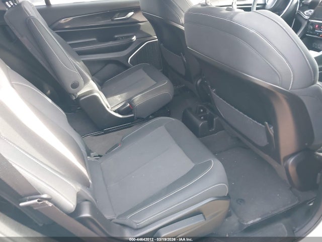 44642012 :رقم المزاد ، 1C4RJKAG3N8534839 vin ، 2022 Jeep Grand Cherokee L Laredo 4x4 مزاد بيع