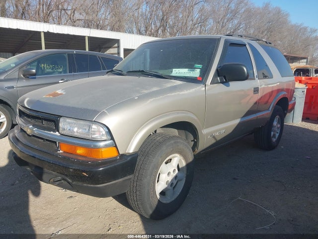 2000 CHEVROLET BLAZER 1GNCT18W9YK217668 Photo 1