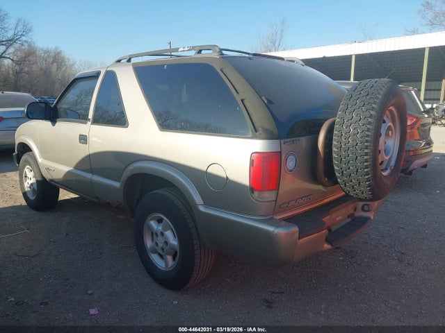 2000 CHEVROLET BLAZER 1GNCT18W9YK217668 Photo 2
