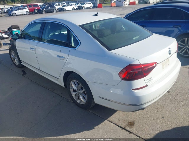 Aukcja sprzedaży 2017 Volkswagen Passat 1.8t S, vin: 1VWAT7A3XHC072084, numer aukcji: 44642046