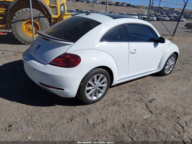 3VWJD7AT8KM717818 Volkswagen Beetle 2.0t Se