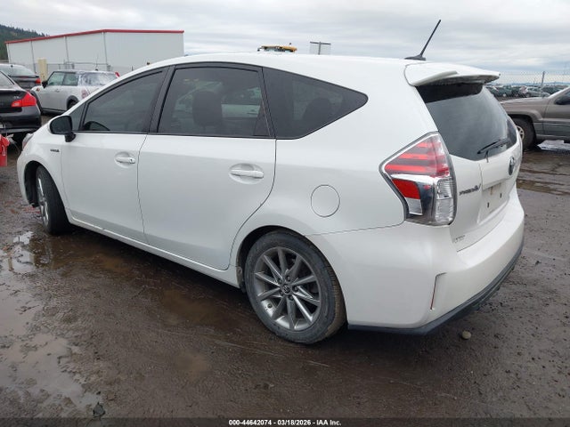 2015 TOYOTA PRIUS V JTDZN3EU1FJ038099 Photo 2