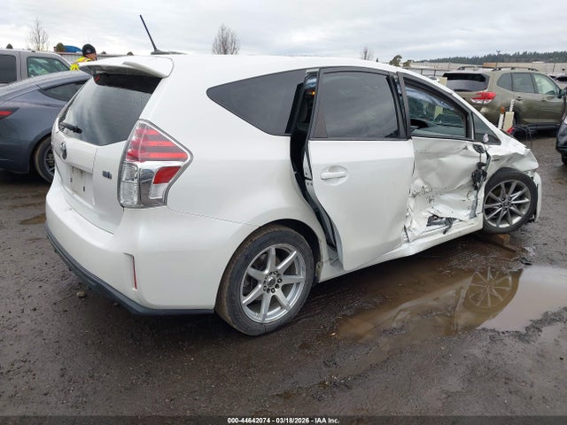 2015 TOYOTA PRIUS V JTDZN3EU1FJ038099 Photo 3
