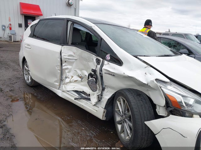 2015 TOYOTA PRIUS V JTDZN3EU1FJ038099 Photo 5