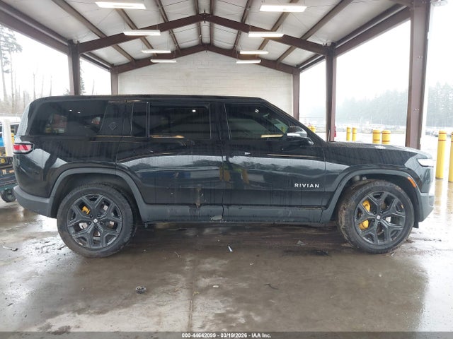 Rivian R1s Adventure 2023 7PDSGABA6PN028813 Image 14