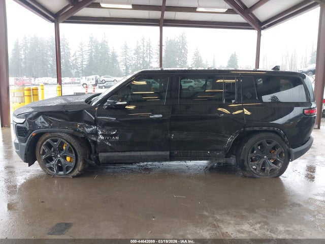 Rivian R1s Adventure 2023 7PDSGABA6PN028813 Image 15