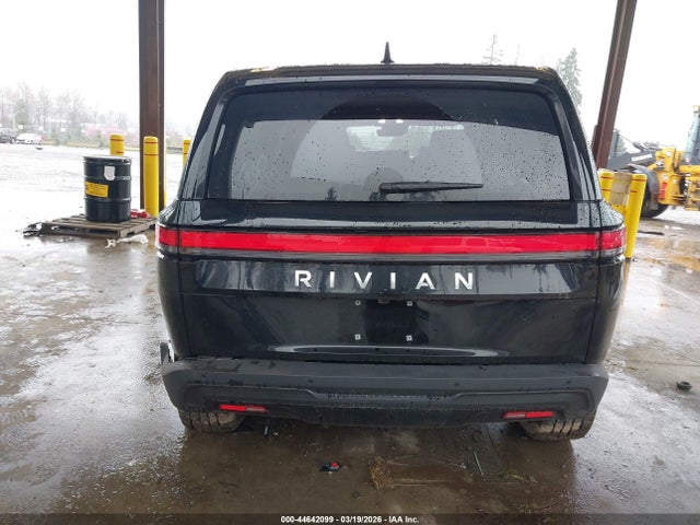Rivian R1s Adventure 2023 7PDSGABA6PN028813 Image 17